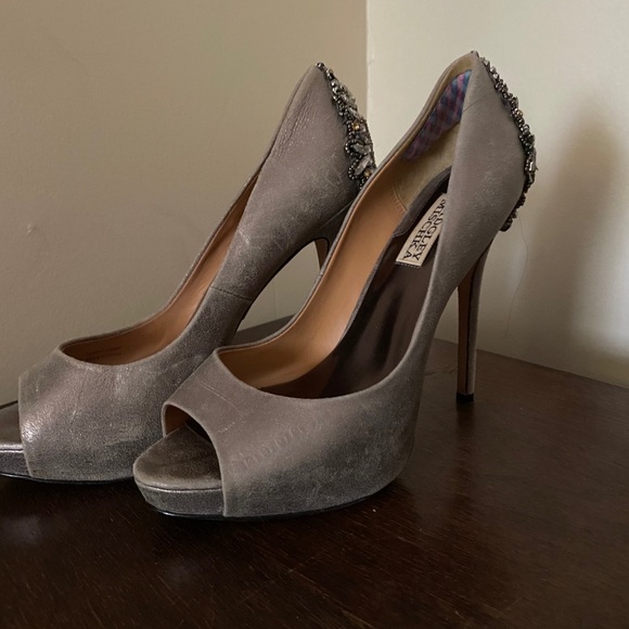 Badgley Mischka Kiara Platform Pumps - Picture 4 of 7